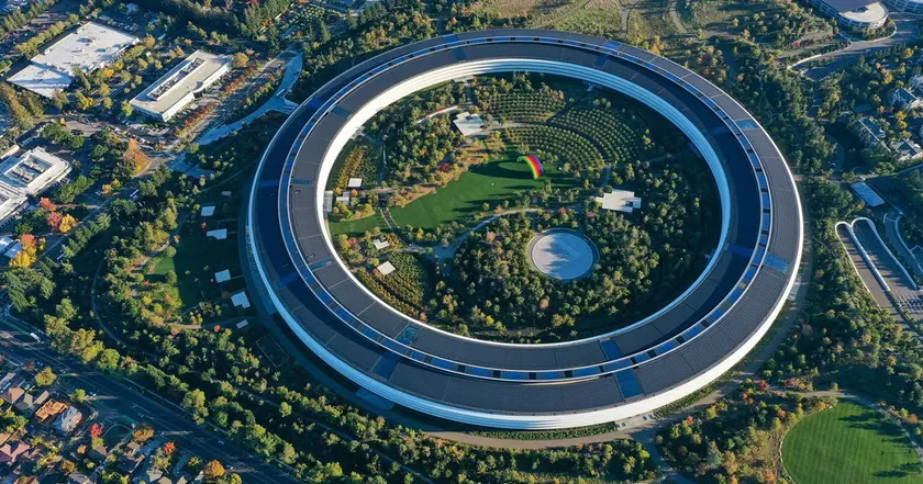 Бывший сотрудник Apple нанёс компании ущерб в размере $17 млн – он 7 лет воровал комплектующие и получал откаты