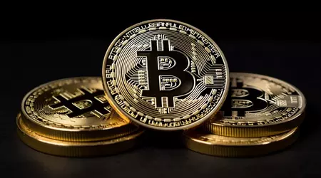 Печерський  cуд засудив групу шахраїв за продаж фейкових біткоїнів депутатам Верховної Ради