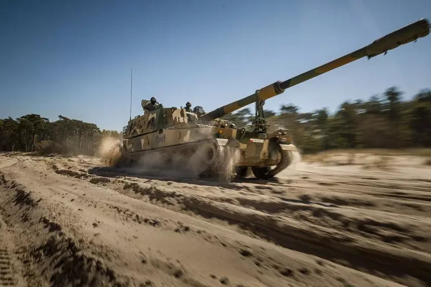 Южнокорейская Hanwha поставила Польше новую партию самоходных гаубиц K9A1