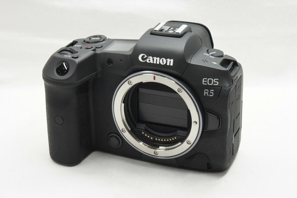   Canon  EOS  5D Mark IV Canon  EOS  R5 Mirrorless 