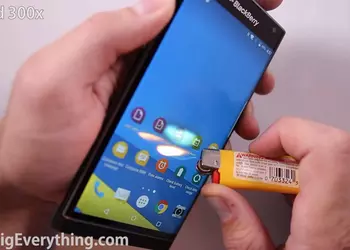 Android-слайдер BlackBerry Priv проверили на прочность (видео)