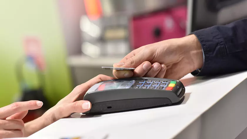 Monobank «проиграл битву за клиентов»: с 1 декабря уменьшается размер кешбэка и процентная ставка на остаток личных средств