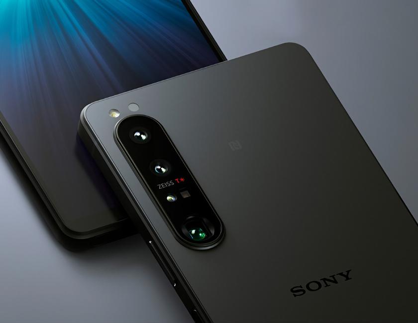 Сразу три смартфона Sony 2022 года начали получать обновление Android 14