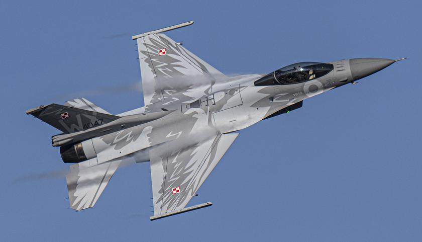 F-16 Fighting Falcon-Kampfflugzeuge patrouillieren seither im slowakischen Luftraum