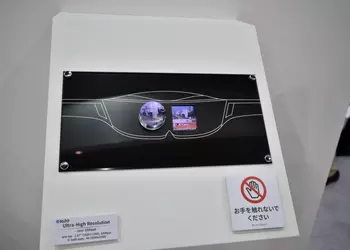 Sharp показала дисплей для VR с плотностью 1000 ppi