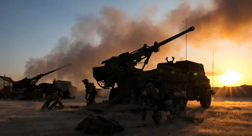 Ждём новую партию САУ Caesar и другое вооружение: Макрон пообещал больше военной помощи для Украины после разговора с Зеленским