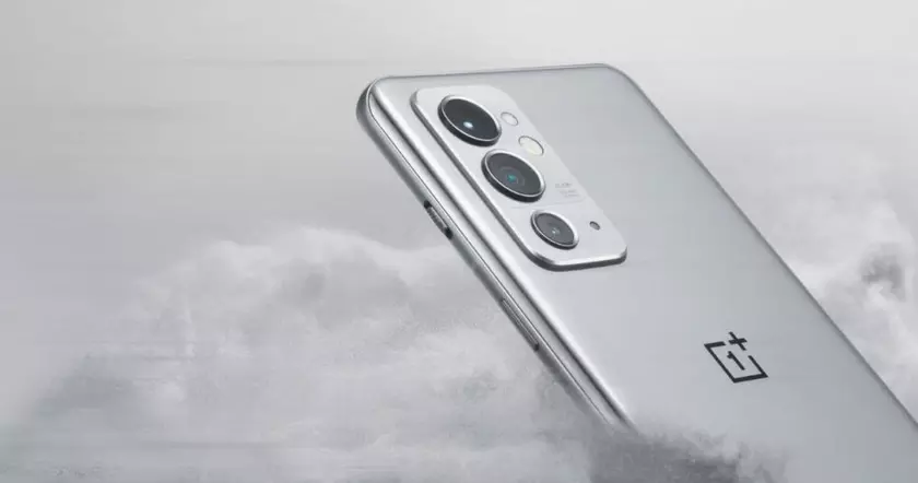 Официально: OnePlus 9RT получит Snapdragon 888, экран на 120 Гц, до 19 ГБ ОЗУ и уникальное охлаждение