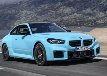 BMW M2 xDrive: цена за полный привод и любовь к углероду