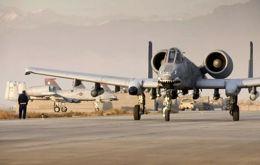 Культовые штурмовики A-10 Thunderbolt II отправятся на Ближний Восток на помощь F-15E Strike Eagle и F-16 Fighting Falcon