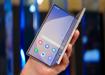 Samsung aims to make the next generation of foldable smartphones as thin as the Galaxy S series