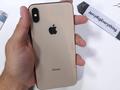 iPhone Xs не боится высоты и падений