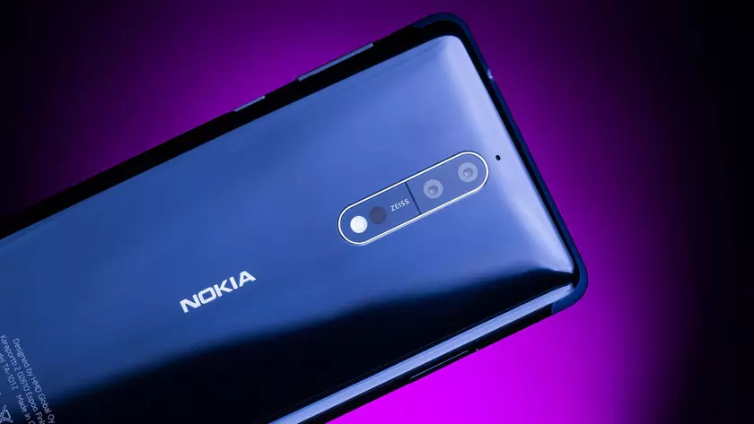 С кем конкурирует Nokia 8