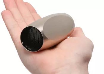 Алюминиевая трубка: странный музыкальный плеер с динамиком