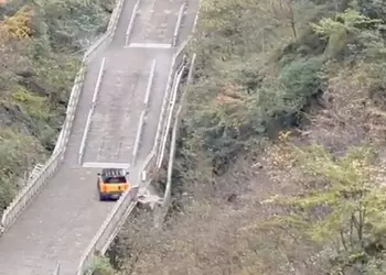 Китайский автопроизводитель попытался повторить знаменитый трюк Land Rover и оконфузился