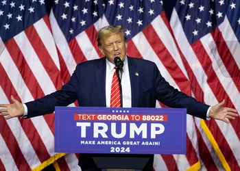 Трамп обвиняет Иран в хакерской атаке на его предвыборную кампанию