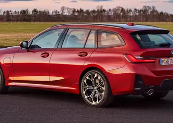 BMW отзывает 575 000 автомобилей по всему миру из-за риска возгорания стартера 