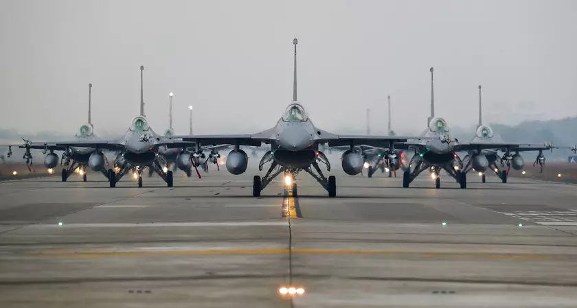 Тайваньские F-16V Block 70/72 получат системы IRST для обнаружения и отслеживания китайских истребителей пятого поколения J-20