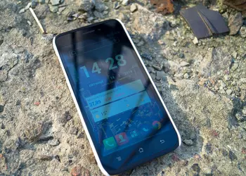 Обзор Fly IQ452 Quad Ego Vision 1