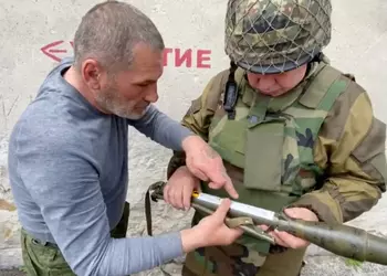 «Американцы написали латинскими буквами на украинском языке»: оккупанты так прочитали инструкцию на польском к РПГ-76 Komar (видео)