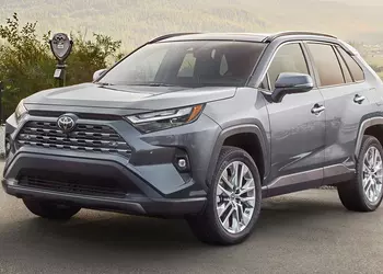 Toyota RAV4 обогнал Ford F-150 по количеству регистраций в США в 2024 году