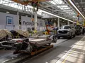 General Motors откладывает электрическое будущее: почему Sierra и Escalade IQ снова в очереди за бензином