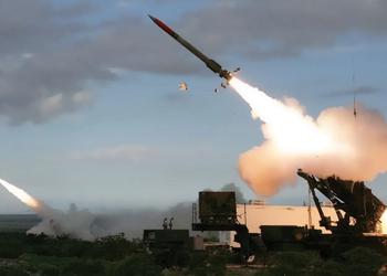 Германия впервые официально передала Украине ракетные перехватчики для системы противовоздушной обороны Patriot