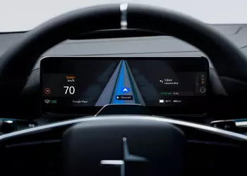 Polestar интегририрует функцию навигации по полосе движения Google Maps в режиме реального времени