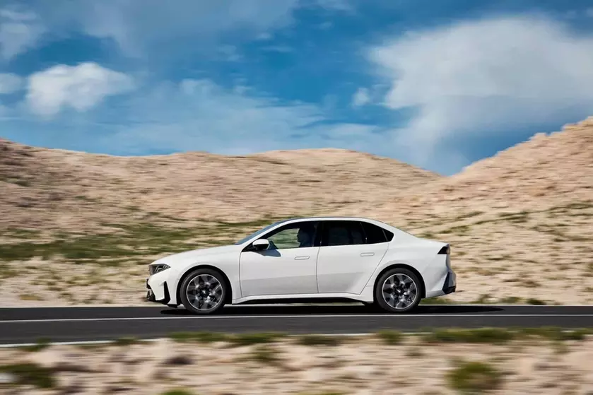 Электрический седан BMW i3 First Edition