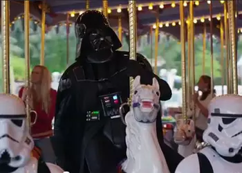 Чай с Бергамотом: платье из молока, Дарт Вейдер в Диснейленде и роботы Брикстона