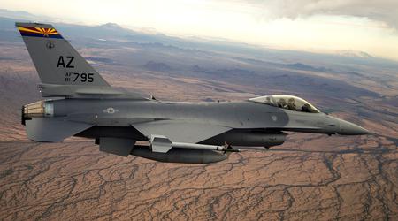 Il primo gruppo di piloti ucraini ha completato un programma di addestramento all'uso dei caccia F-16 Fighting Falcon negli USA