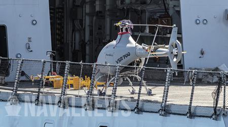 La marine française a commencé à tester l'hélicoptère sans pilote VSR700 sur la frégate de classe Aquitaine Provence.