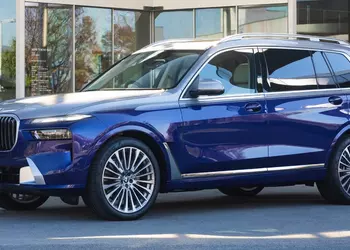 Новый BMW X7 получит опциональную двухцветную окраску