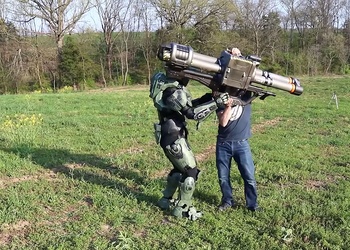 An engineer recreated the rocket launcher with rotating barrels from the Halo game