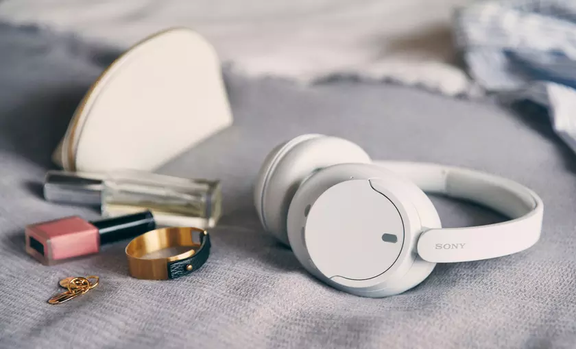 Sony WH-CH720N с ANC и автономностью до 35 часов продают на Amazon со скидкой $21