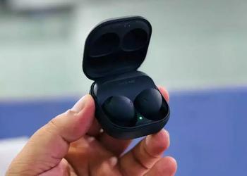 Packaging images of Samsung's new Galaxy Buds 3 headphones have surfaced, but they look suspicious