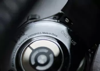 “Meda in China”: на корпусе смарт-часов  OnePlus Watch 3 обнаружена забавная опечатка