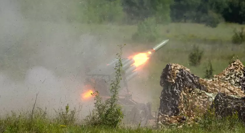 Украинские пограничники показали редкие кадры применения хорватской реактивной системы залпового огня RAK-SA-12