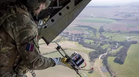 Following France: Britain tests FPV drones from Chinook helicopter
