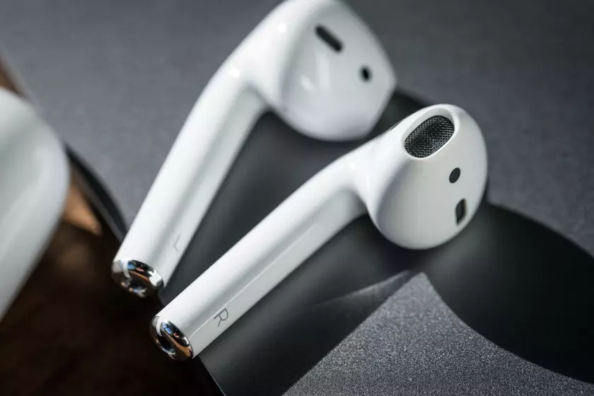 iPhone 12 может получить в комплекте беспроводные наушники AirPods