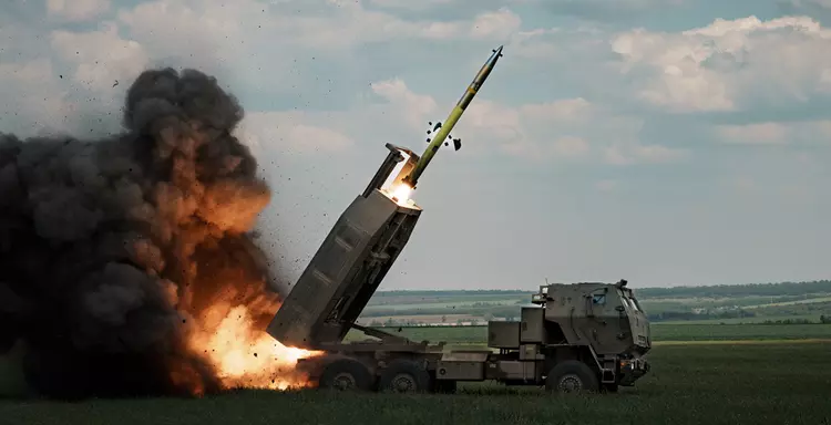 HIMARS добил российский самоходный миномёт «Пион» после неудачного применения FPV-дрона с неправильной боеголовкой