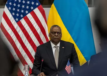 Глава Пентагона считает, что Украина "абсолютно" может победить россию даже без разрешения на дальнобойные удары