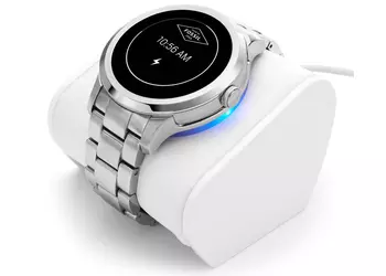 Fossil начинает продажи "умных" часов Q Founder на Intel