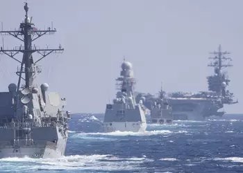 Эсминец с управляемыми ракетами USS Thomas Hudner класса Arleigh Burke сбил беспилотник, запущенный из Йемена