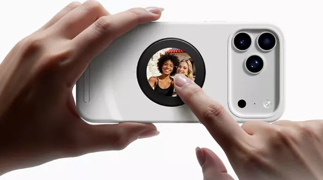 Selfix Case Transforms iPhone 17 Pro ...