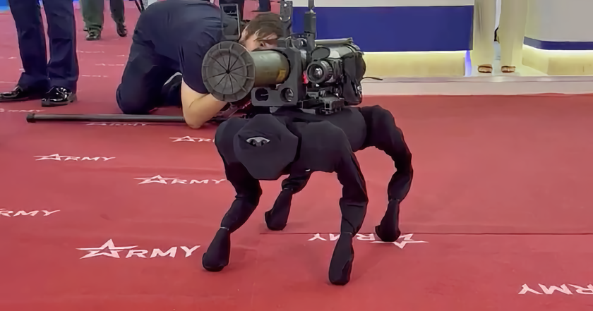 У Росії представили роботизованого собаку з гранатометом вартістю $16 000