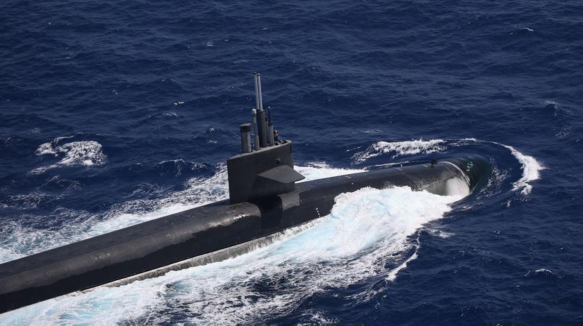 The Pentagon has released a very rare video of the resupply of the nuclear submarine USS Maine (SSBN 741), equipped with Trident II nuclear missiles with a launch range of 12,000 km.