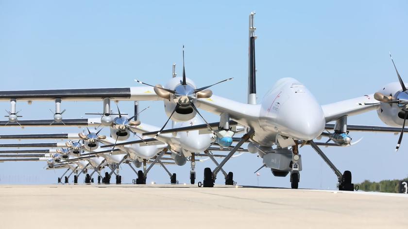 La Fuerza Aérea Turca recibió un nuevo lote de drones de ataque Akinci, están propulsados por motores ucranianos y pueden volar a velocidades de hasta 361 km/h