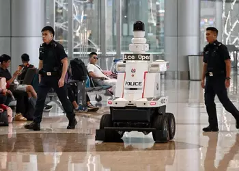 В Сингапуре увеличат количество роботов для патрулирования улиц и публичных мест