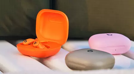 Beats випустила Powerbeats Fit — оновлені спортивні навушники з покращеною посадкою та автономністю