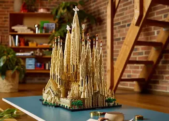 Самый большой набор в истории LEGO — вы сможете собрать храм Sagrada Família из 12 000 деталей